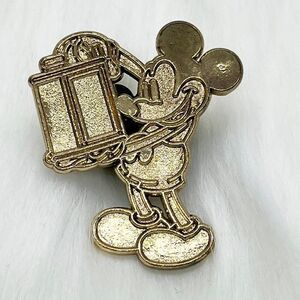 🔮 5/$25 Disney‎ Gold Classic Mickey Mouse Holding Old Camera Pin